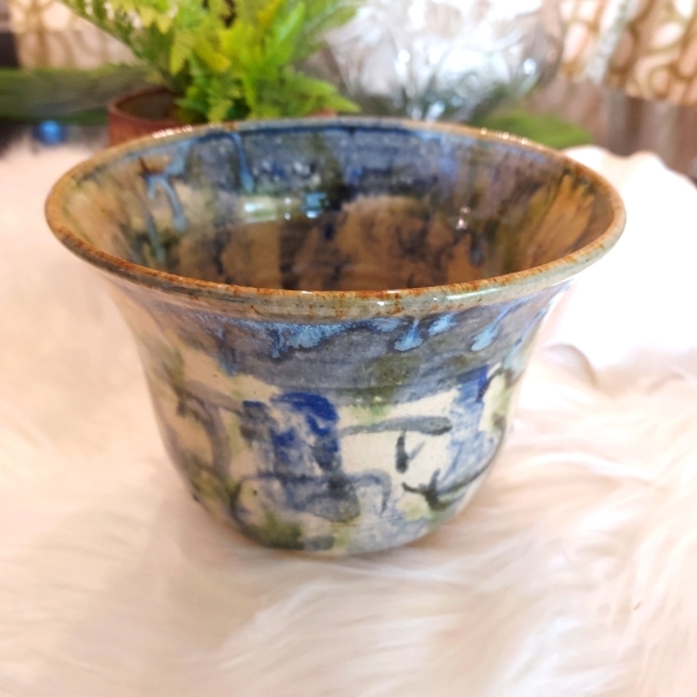 Peter Lange Signed Vintage Pottery Fluted Bowl. Circa 1990.
